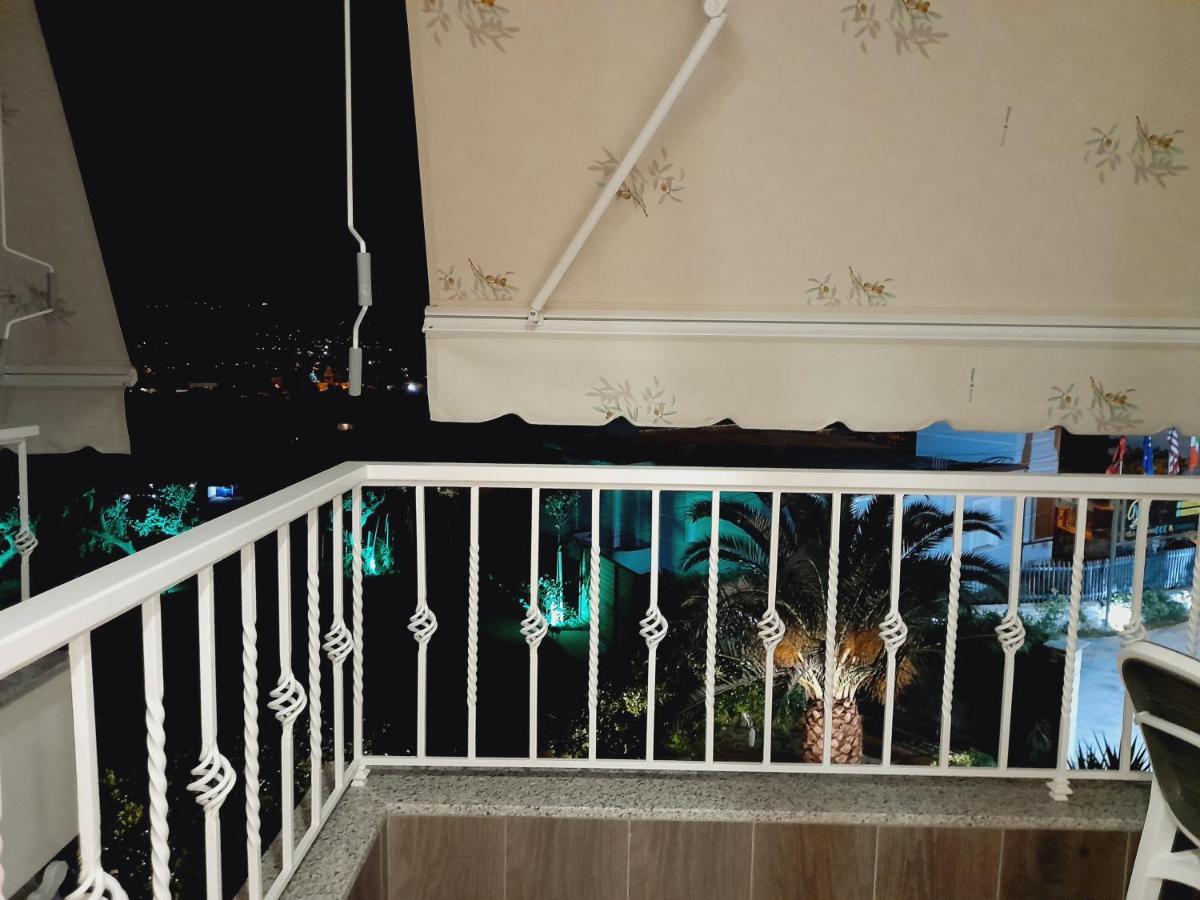 Vila Marjana Sarandë Exteriör bild