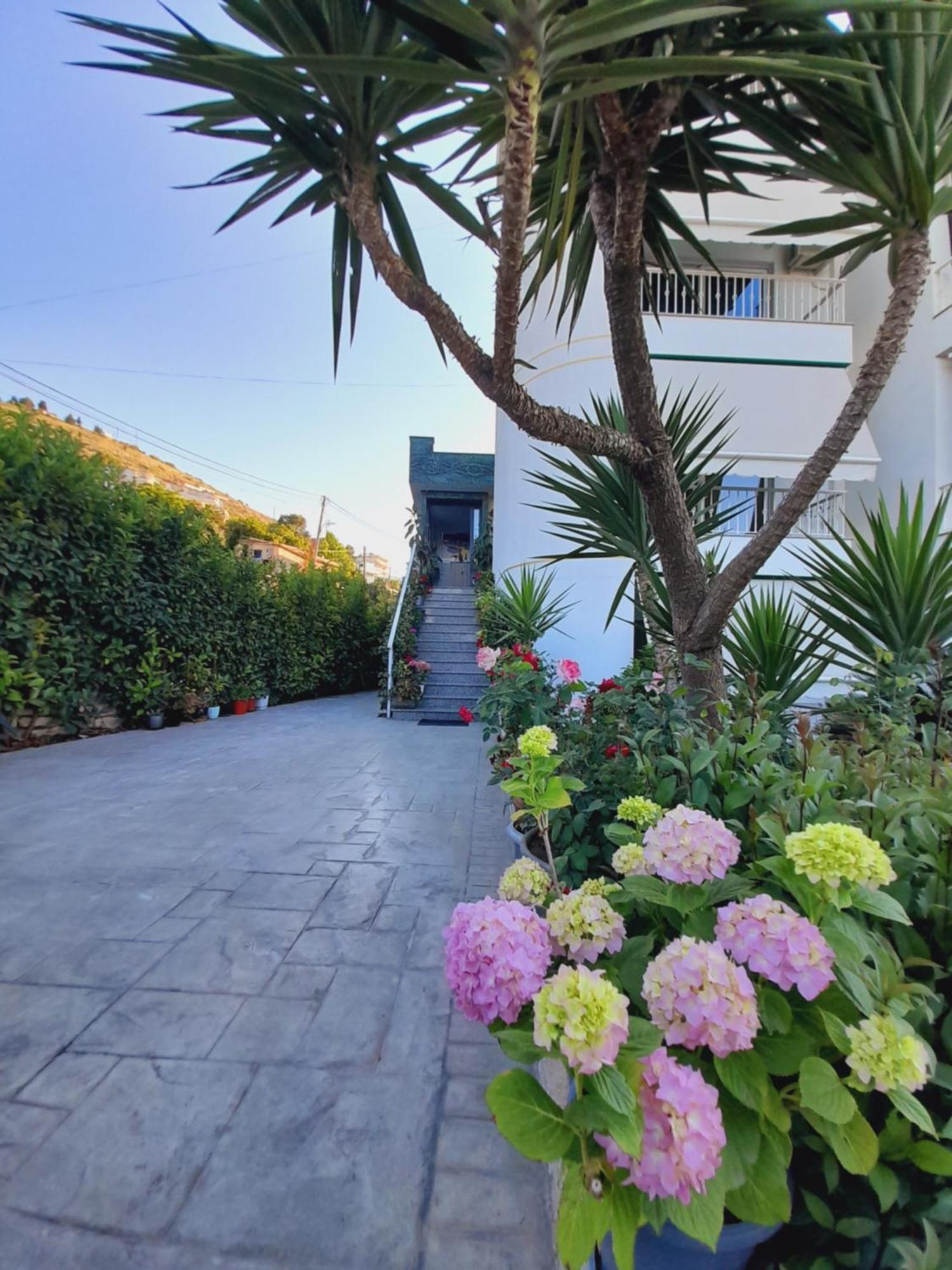 Vila Marjana Sarandë Exteriör bild